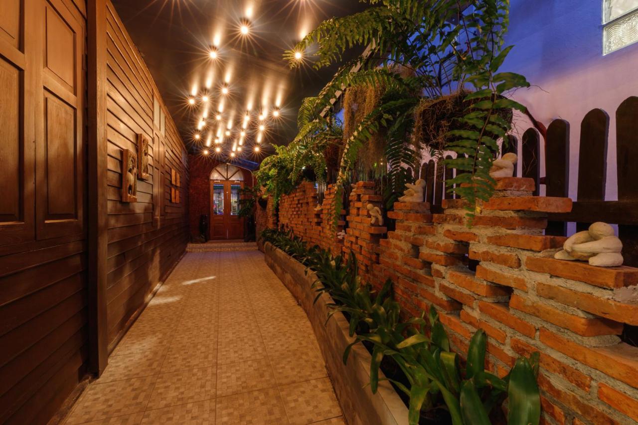 Ilili House Hostel Chiang Mai Luaran gambar
